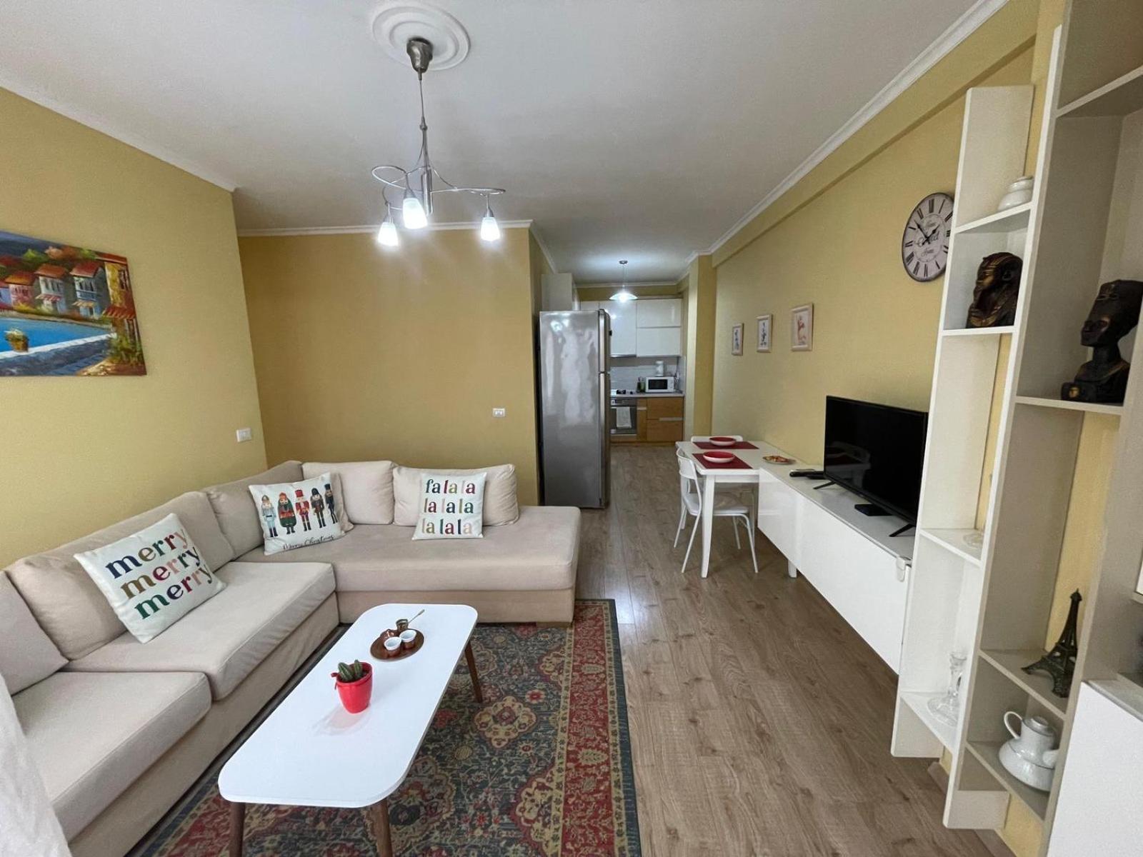 Ergi'S Host Apartment Tiranë Eksteriør bilde