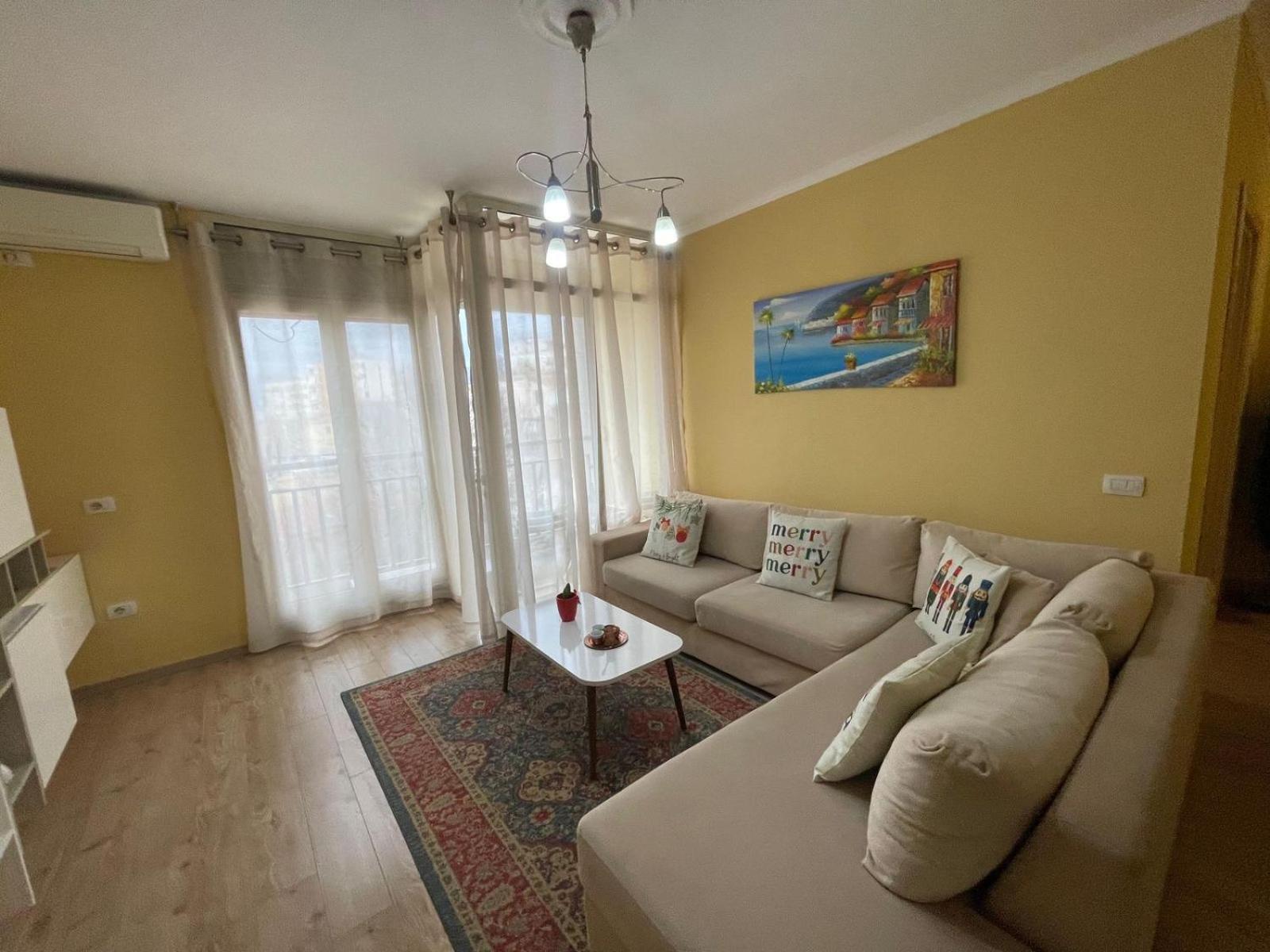 Ergi'S Host Apartment Tiranë Eksteriør bilde